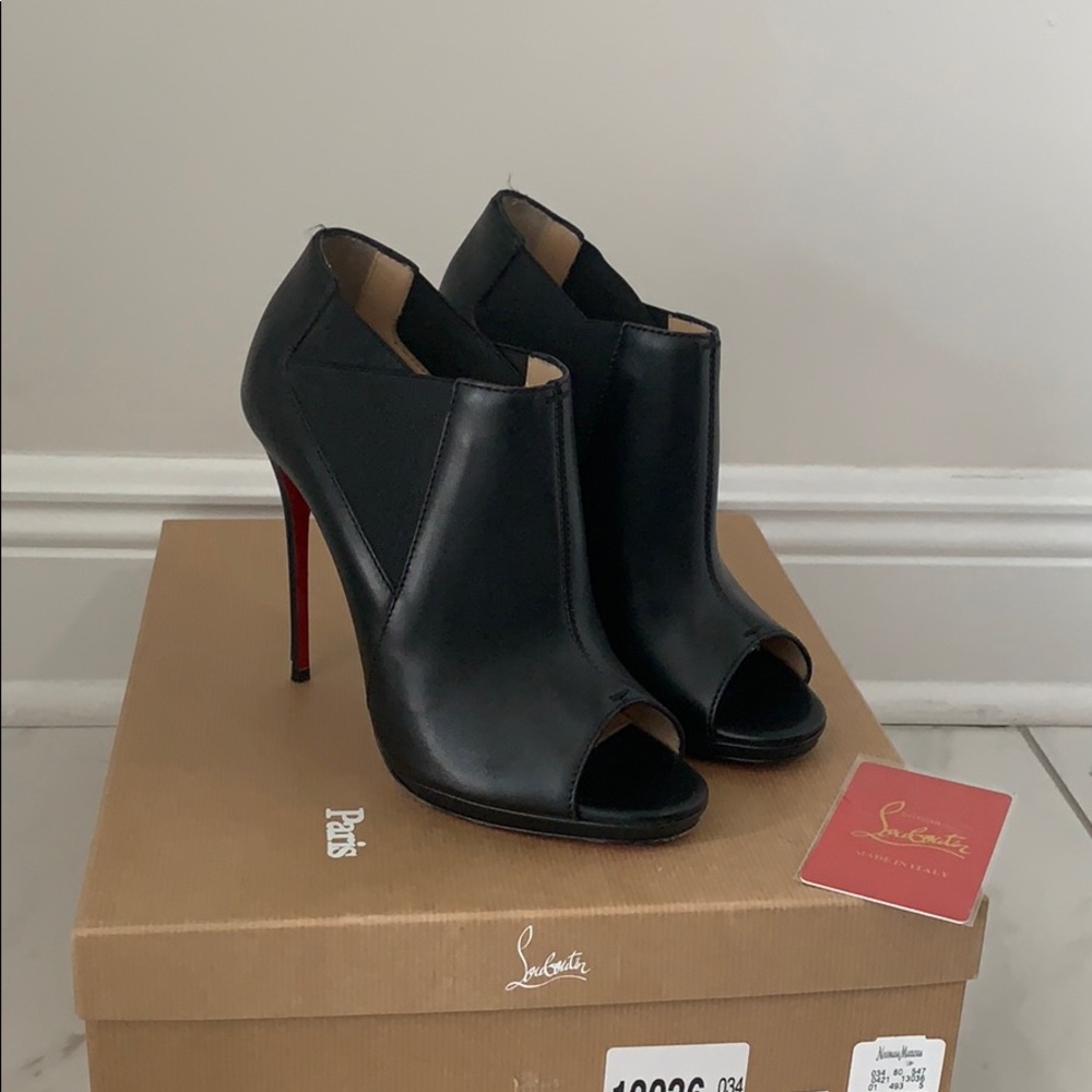 black leather heels/Christian Louboutin